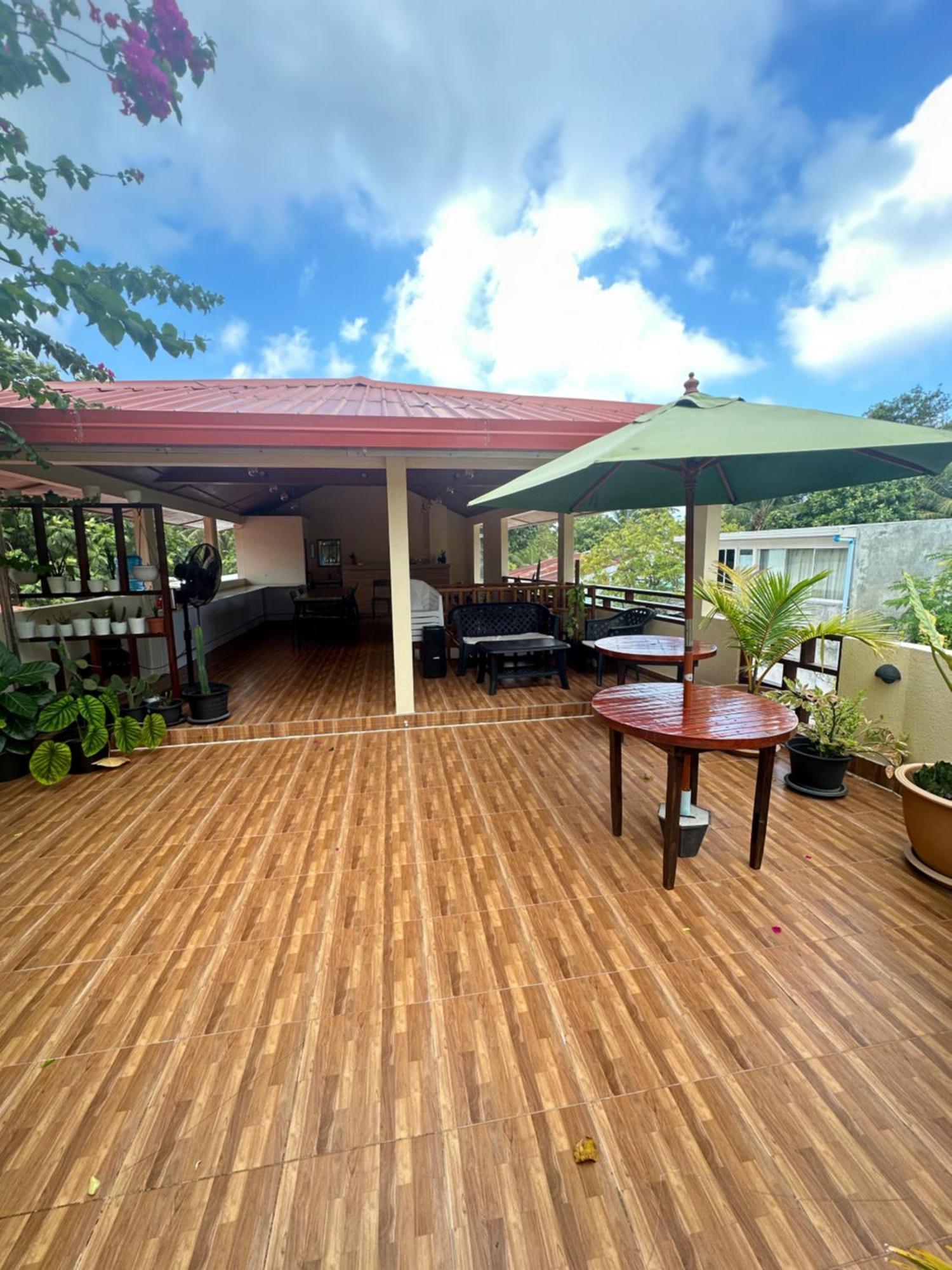 Hudhuvelimaldives Hotel Omadhoo Exterior foto