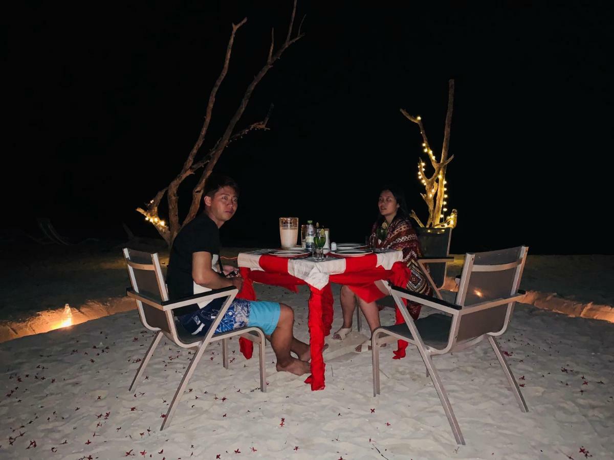 Hudhuvelimaldives Hotel Omadhoo Exterior foto